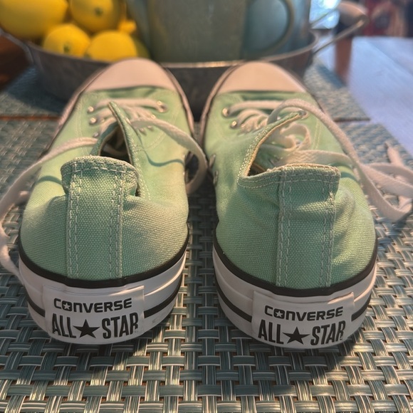 Converse Chuck Taylor All Star Womens 8  Men’s 6 Low Top Lace Up Sneaker - Picture 4 of 6